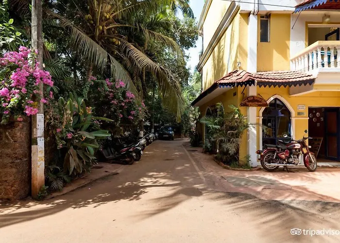 Castle House Calangute Hotel