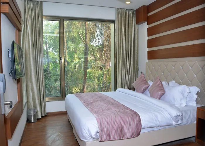 Hotel Meadows Varanasi