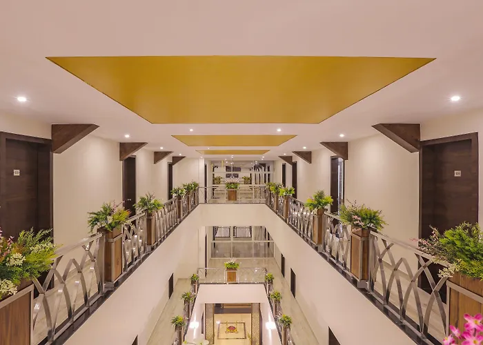 The Samrat Hotel Near Pune Railway Station
