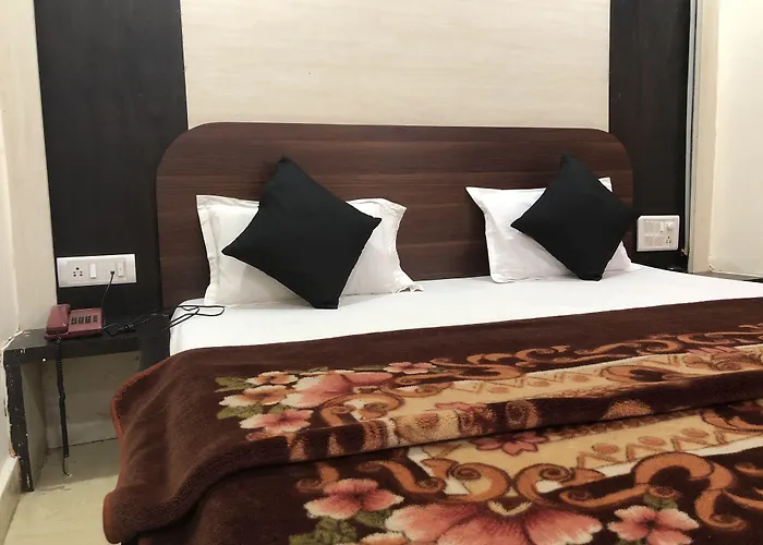 Hotel Satpura Safari