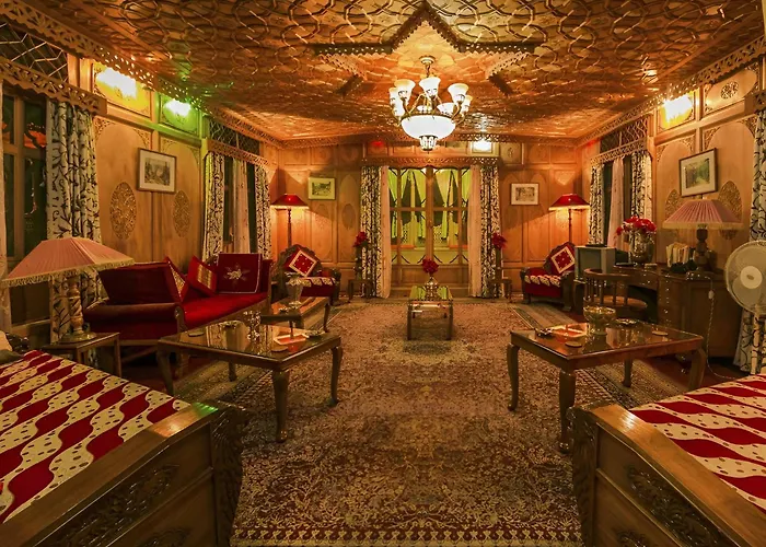 Hareem Group Of Houseboats