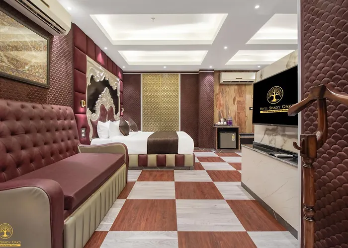 Hotel Shady Oaks