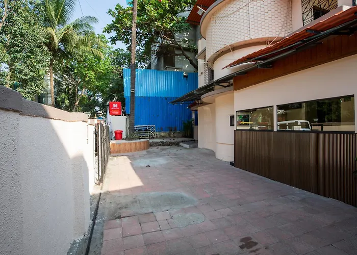 Hotel Metroplex Near Bkc