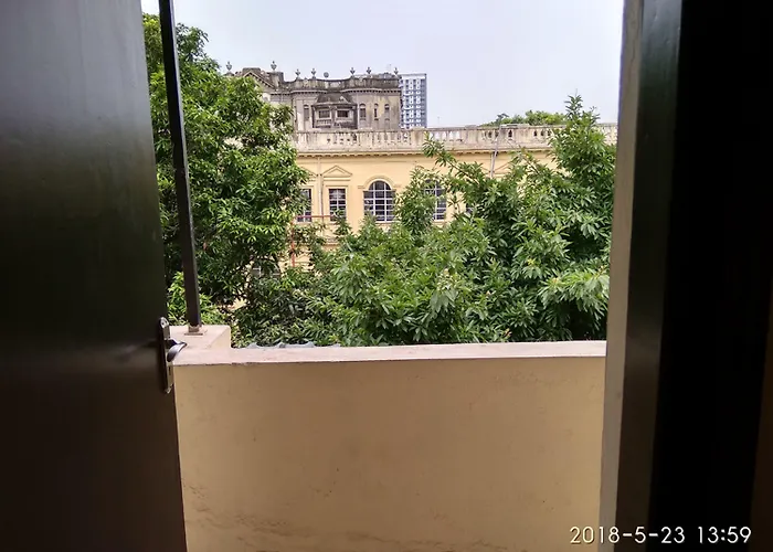 Red Arrow Residency, Kolkata