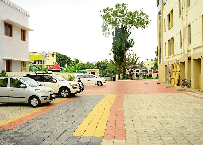 Hotel Aadhi