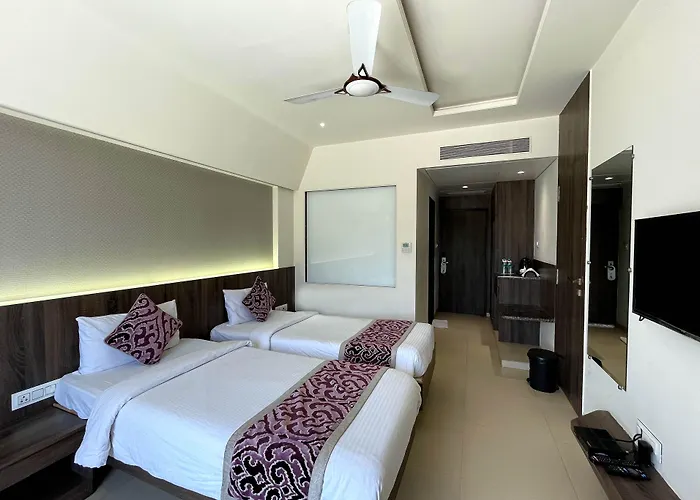 Hotel Grand Parivaar