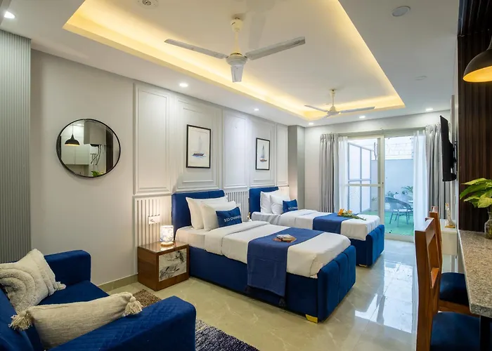Bedchambers Luxurious Aparthotel Near Medicity