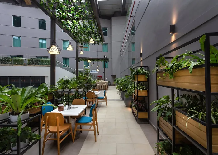 Holiday Inn Express & Suites Bengaluru Old Madras Road By Ihg