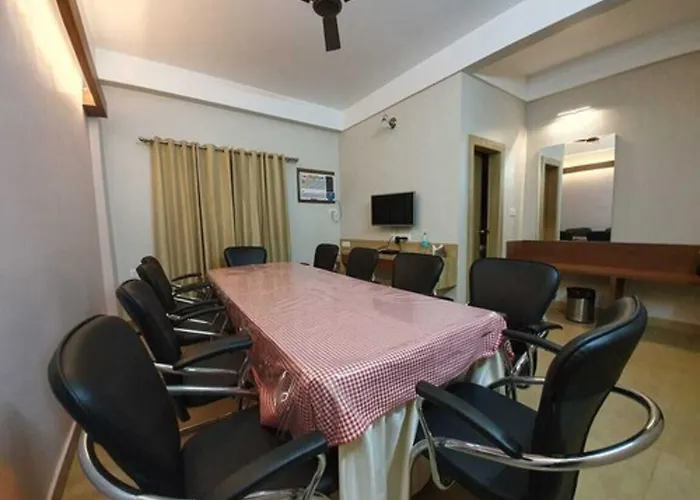 Hotel Gulmohar Grand