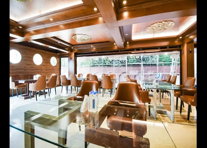 Hotel Golden - I