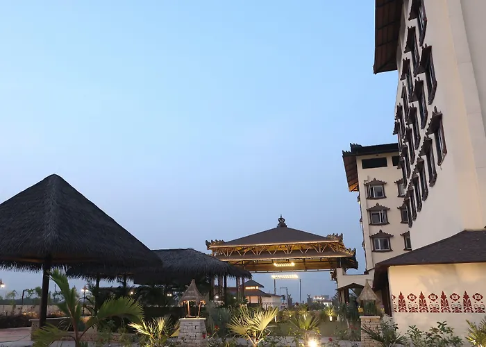 Shyama Sarovar Portico