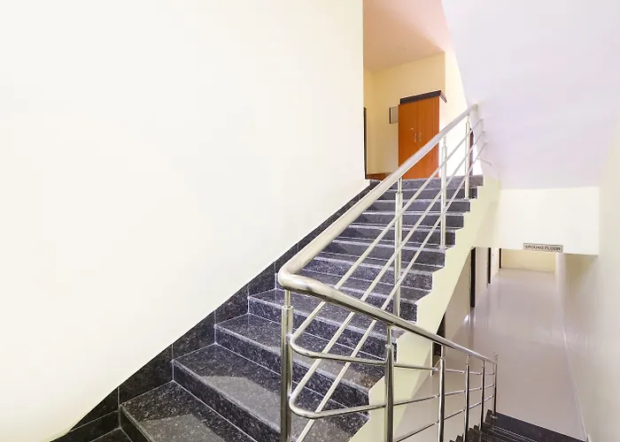 Fabhotel Mint Park - Nr Nmims College