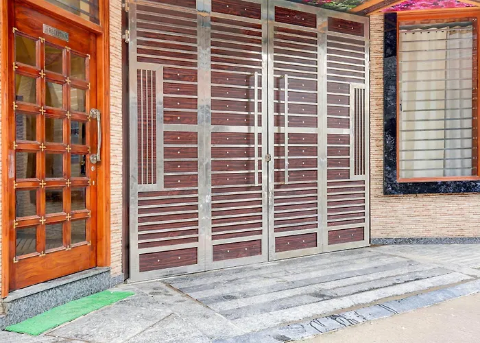 Super Townhouse By Oyo Chandigarh Near Pec-Pgi-Pu Formerly Hotel Paradise