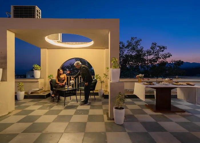 Perfectstayz Premium Shanti Heritage Near Harkipauri