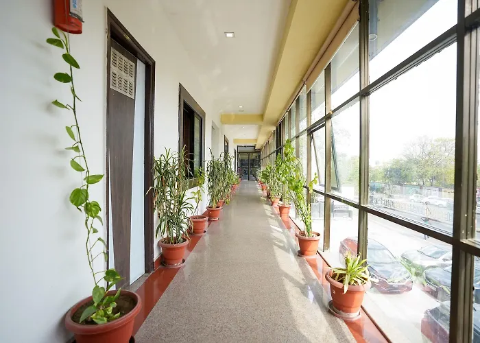 Hotel Opera Inn Near Central Bus Stand