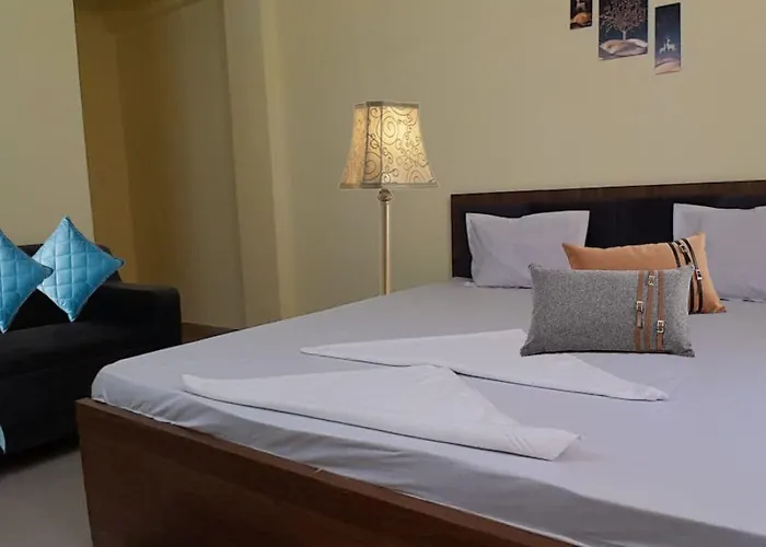 Goroomgo The Grand Inn Ruby Kolkata