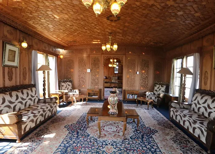Houseboat Old Palace