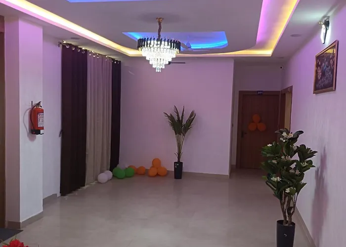 Hotel Ashiyana Palace