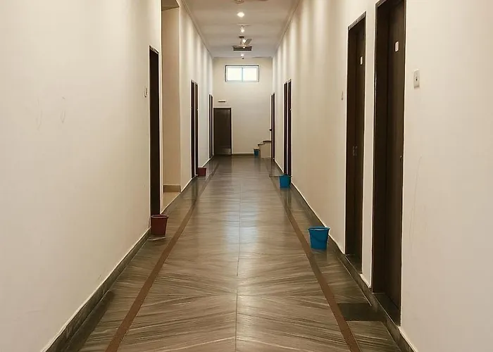 Hotel Guru Kripa Inn, Kamta Nath Mandir, Chitrakoot