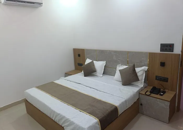 Hotel Ashiyana Palace