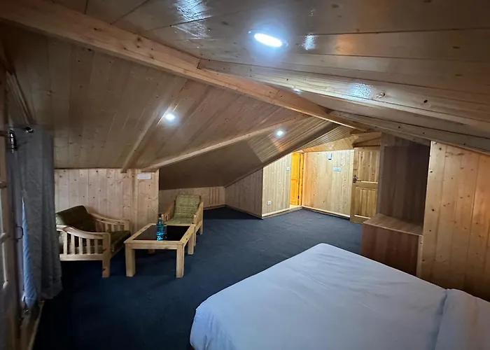 The Woodpecker Inn Jibhi