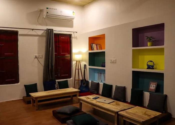 Mosaic Hostel Varanasi