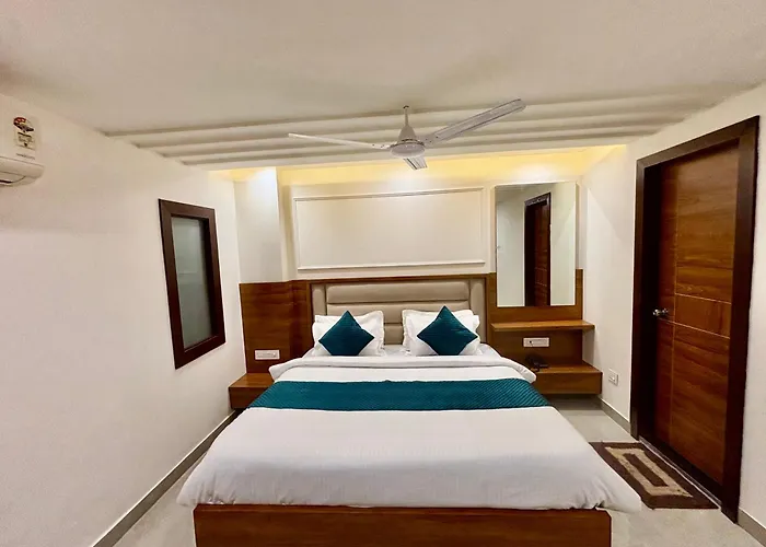 Hotel G R Residency Golden Temple Just 2 Mins Walking Distance From Hotel