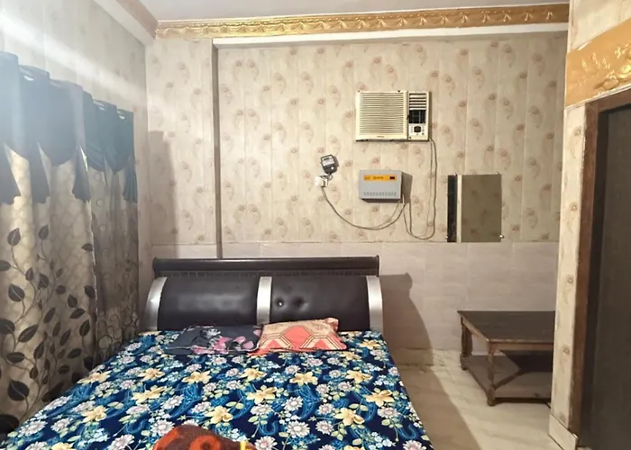 Yash Hotel