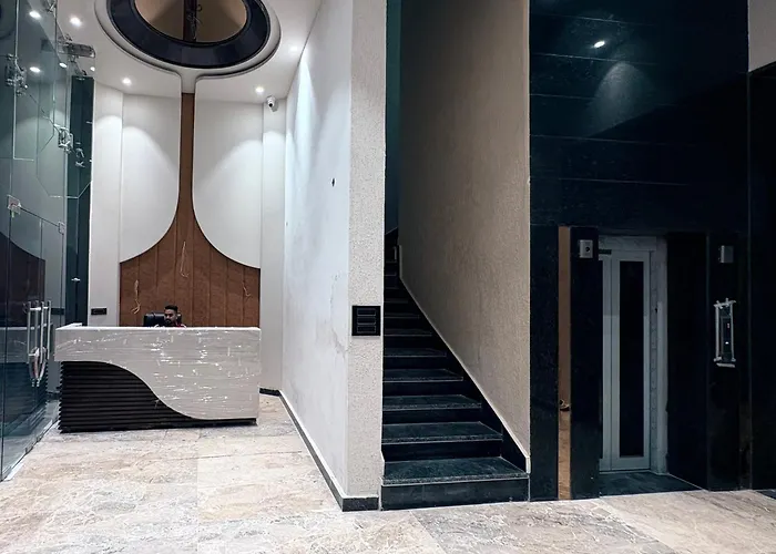 Hotel Cloud 9