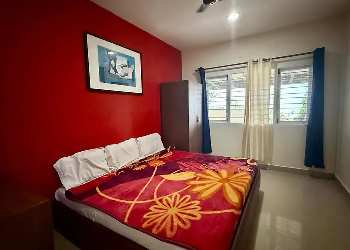 Nilgiris Inn