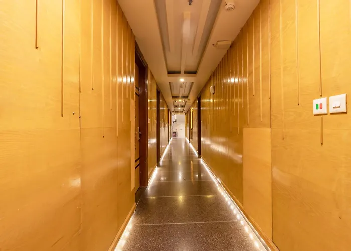Aman Continental With Restaurant - 5Mins From Connaught Place ,Railway Station & Metro