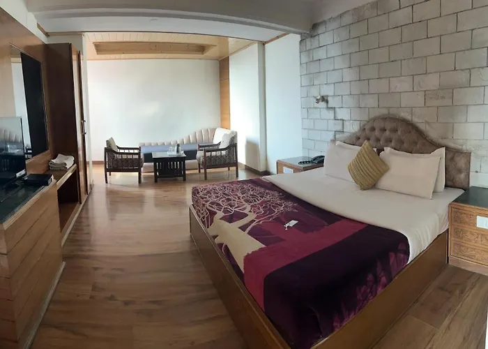 Hotel Lords Regency - Connected To Mall Road Shimla