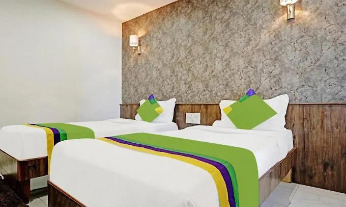 Hotel Varsha Palace