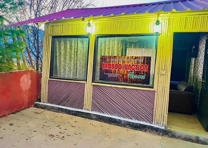 Bamboo Junction Resort - Kanatal, Valley & Mountain View