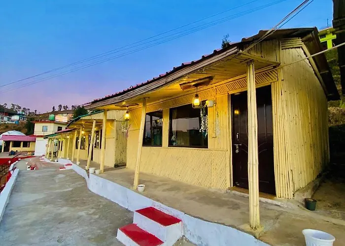 Bamboo Junction Resort - Kanatal, Valley & Mountain View