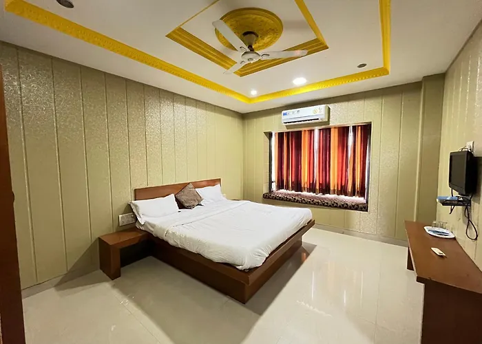 Shree Dwarkesh Resort & Waterpark 966O9O1Oo6 07Km From Shreenathji Temple By Sk