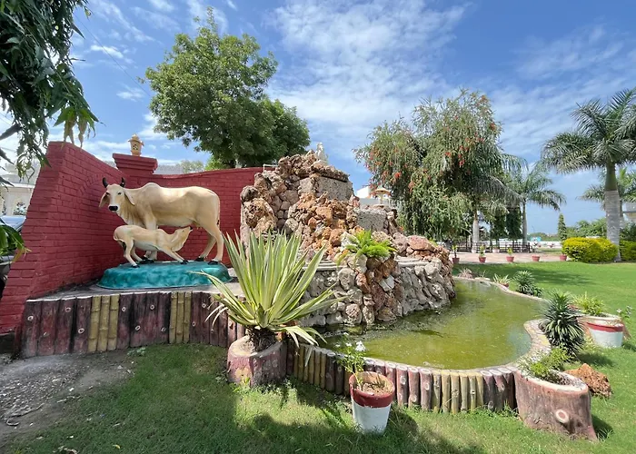 Shree Dwarkesh Resort & Waterpark 966O9O1Oo6 07Km From Shreenathji Temple By Sk