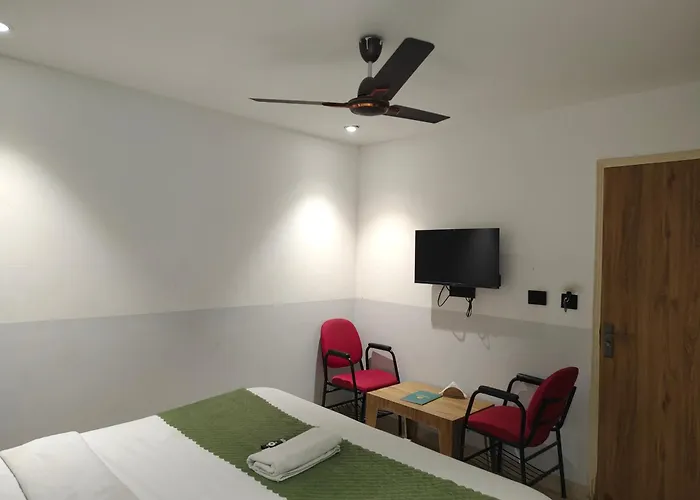 Hotel Star City Near Terminal T3 Airport & Aerocity