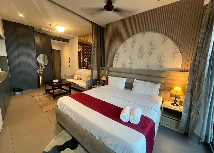 Hotel Nova Suites - Luxurious Stay In Noida