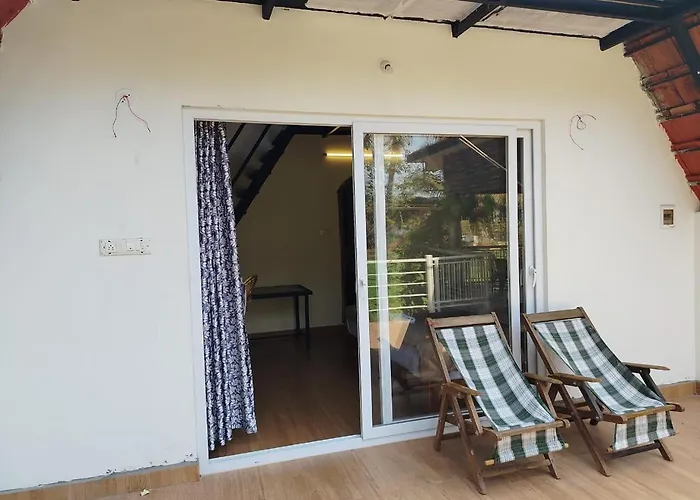 Arundekar'S Cottage