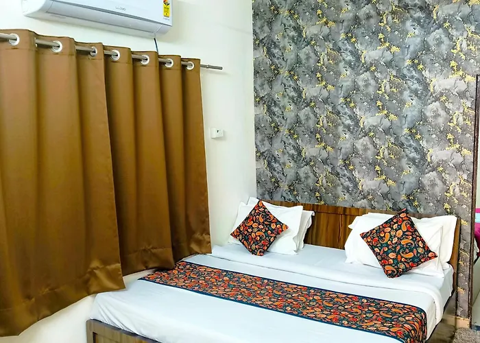 Luxurious 2Bhk - 5 Min Walk To Metro - Near Railway Station - Sr Elite Stays