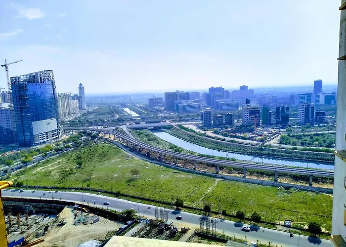 Entire Studio Apt/Suite Near Mall/Metro/Expomart