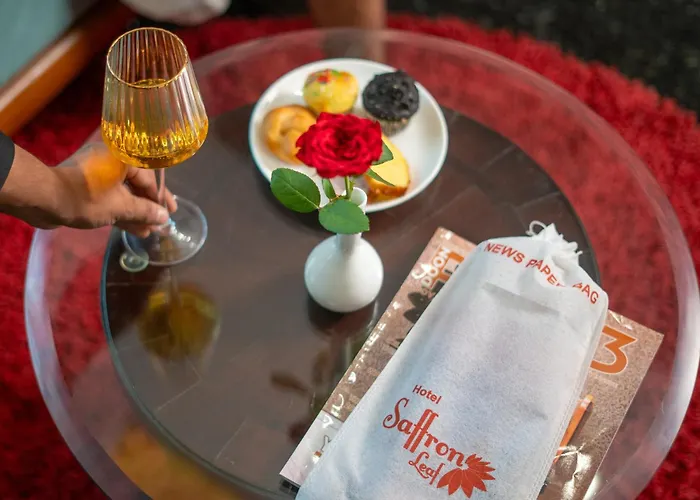 Hotel Saffron Leaf