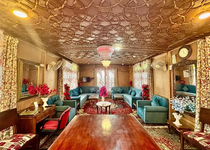 Nageen Castle Group Of House Boats
