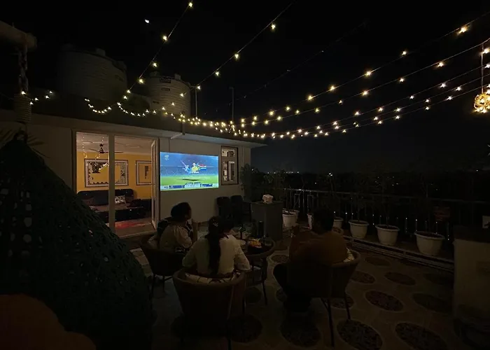 Gurgaon 21 Tonic & Twinkle