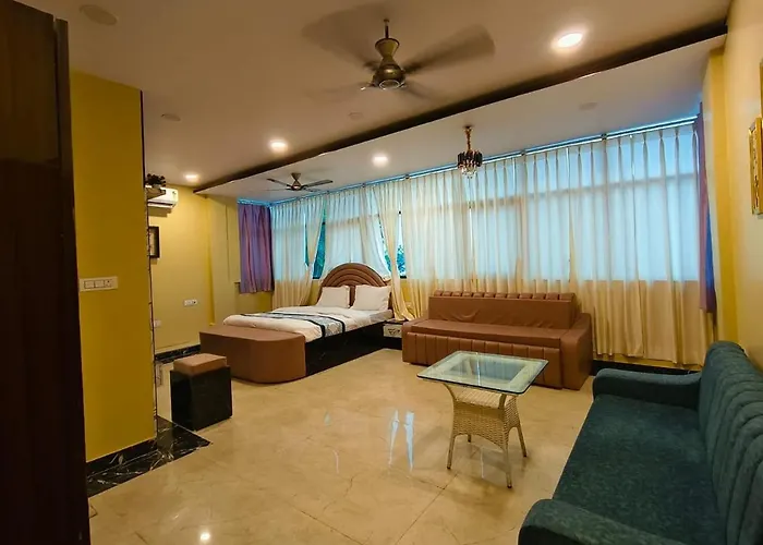 Hotel Raj Villa And Restaurant