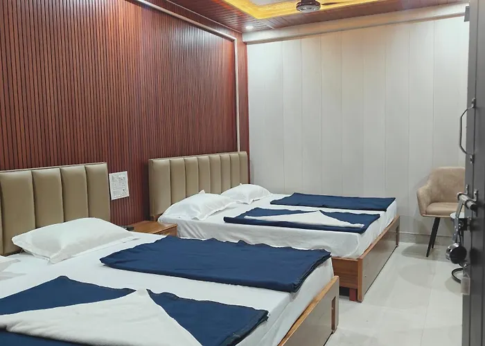 Hotel Mahalaxmi Palace Langasu Karnparyag