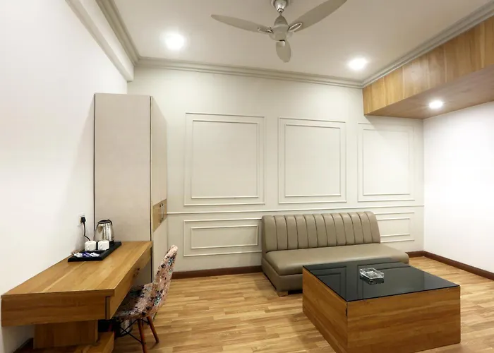 Hotel Emerald Suites By Aura