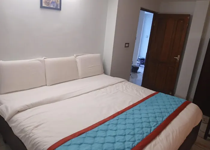 Ponmurugan Residency