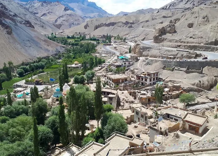 Hotel The White Castle Kargil